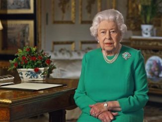 Covid, the queen gave a speech wearing a famous brooch