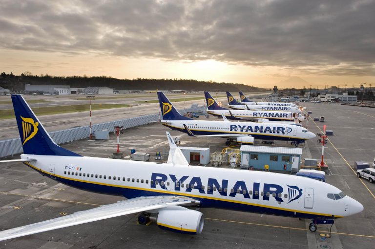 airline Ryanair goes back work