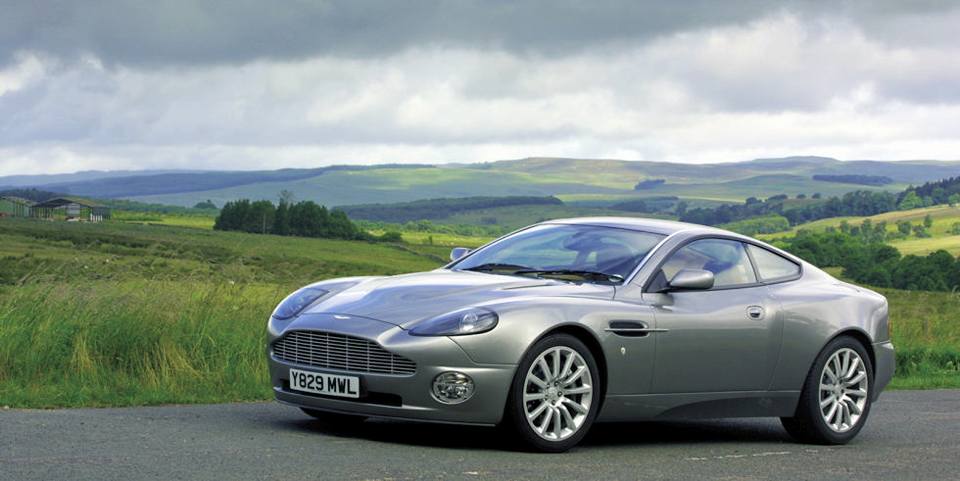 Aston Martin Vanqish 2001