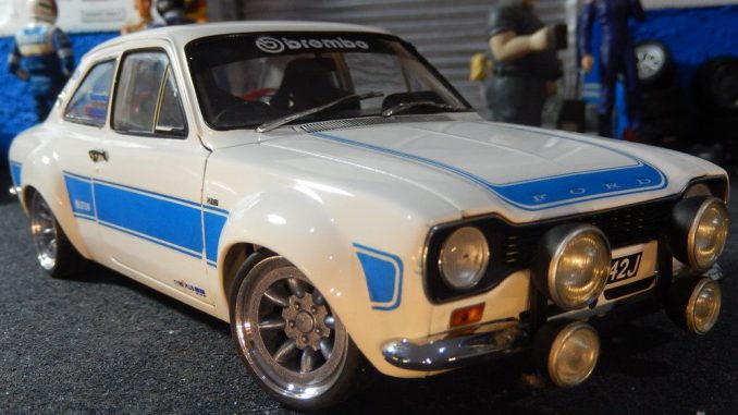 ford escort rs1600 678x381