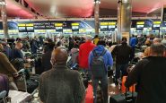 long queues at heathrow airport 1
