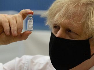 boris johnson to submit to the astrazeneca vaccine today and asks citizens not to refuse their dose