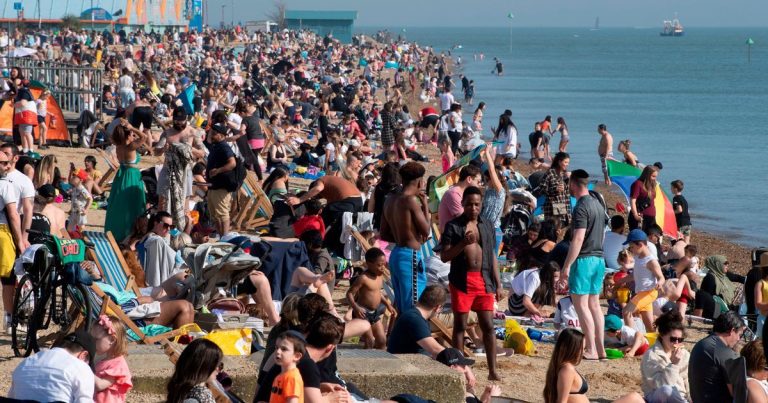 Heat wave- parks and beaches full, but there's the risk of the peak