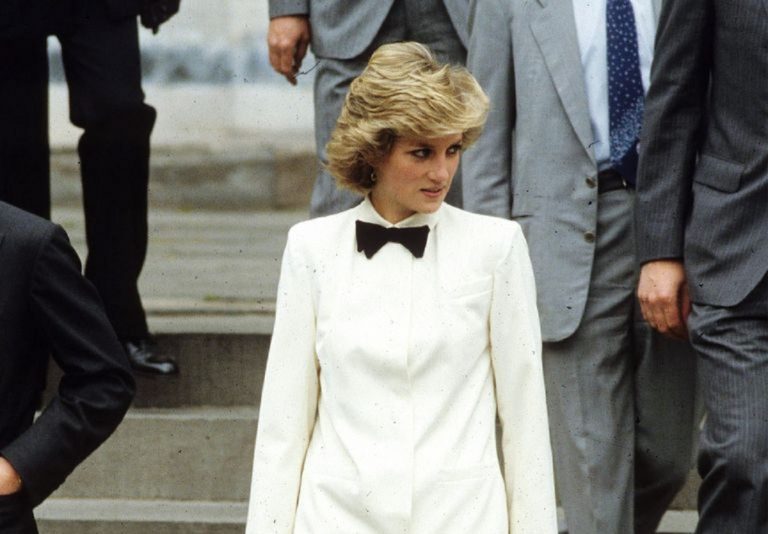 London- Princess Diana will be commemorated with a blue plaque