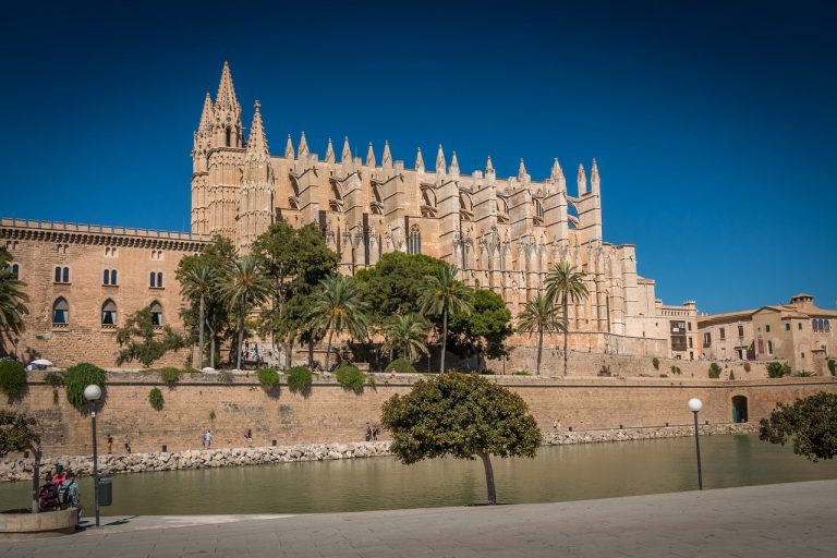 New restrictions for UK travellers who visiting Spain