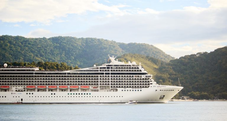 USA, Celebrity Millennium: two passengers tested positive for Covid on the cruise ship