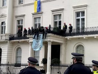 Anarchists attack the villa of a Russian oligarch in London