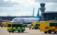 tui flight faces bird strike makes emergency landing at birmingham airport python 1759103245