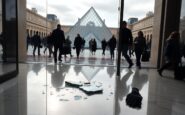 the daring seven minute heist inside the louvre theft unveiled 1761121236